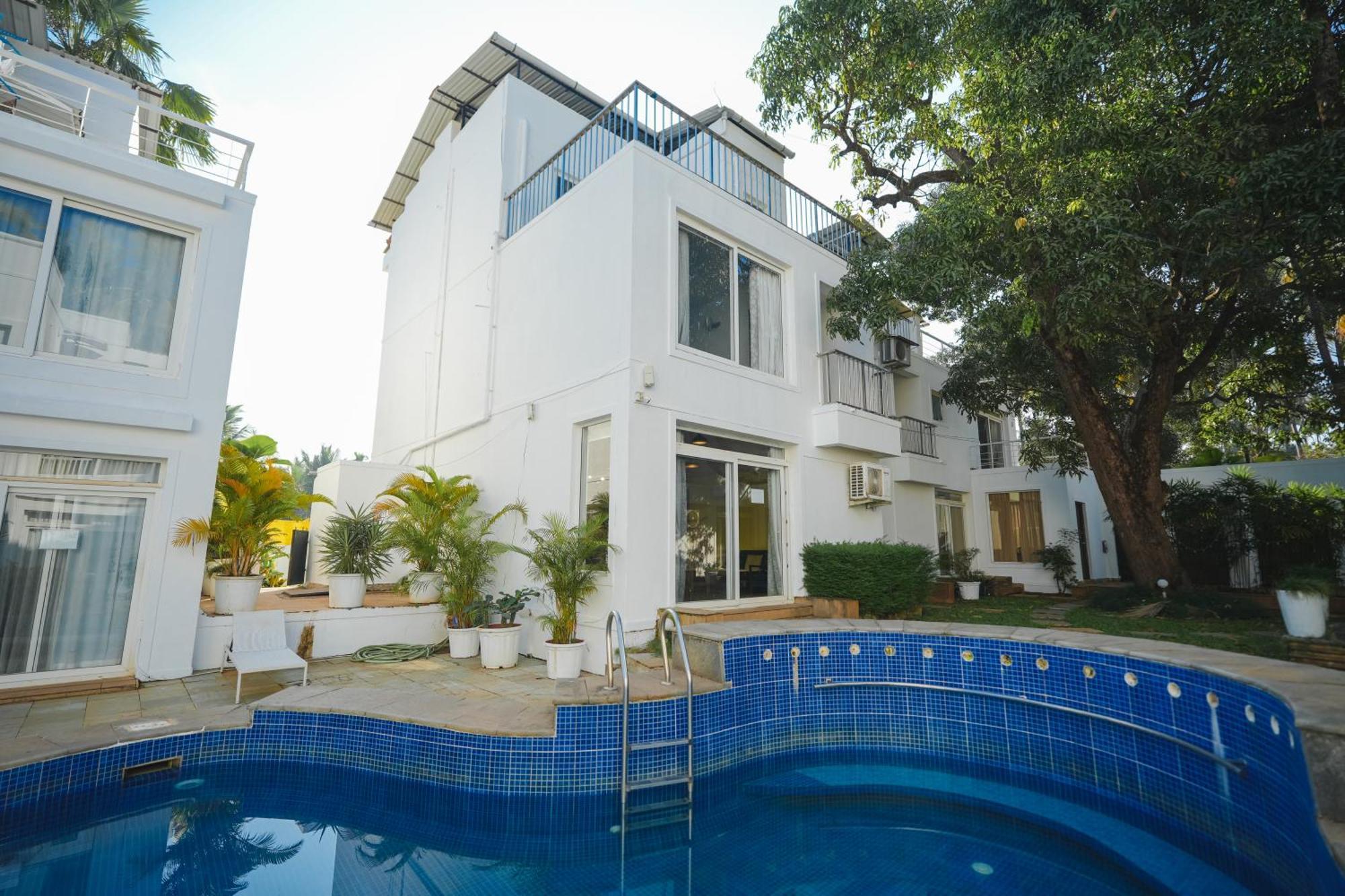 Villa M - Jia 3- 3Bhk In Candolim, Pool Facing, Near Beach, Breakfast Included Exterior photo