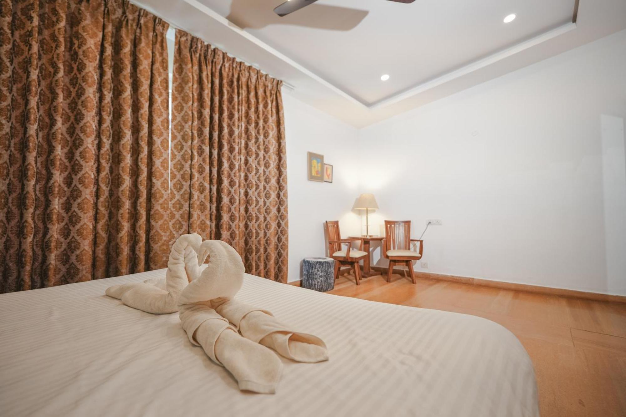 Villa M - Jia 3- 3Bhk In Candolim, Pool Facing, Near Beach, Breakfast Included Exterior photo